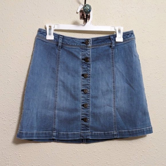 New York & Company Dresses & Skirts - Clearance Clearout Sale!! $4!!! New York and Co. Denim Skirt - Size 4